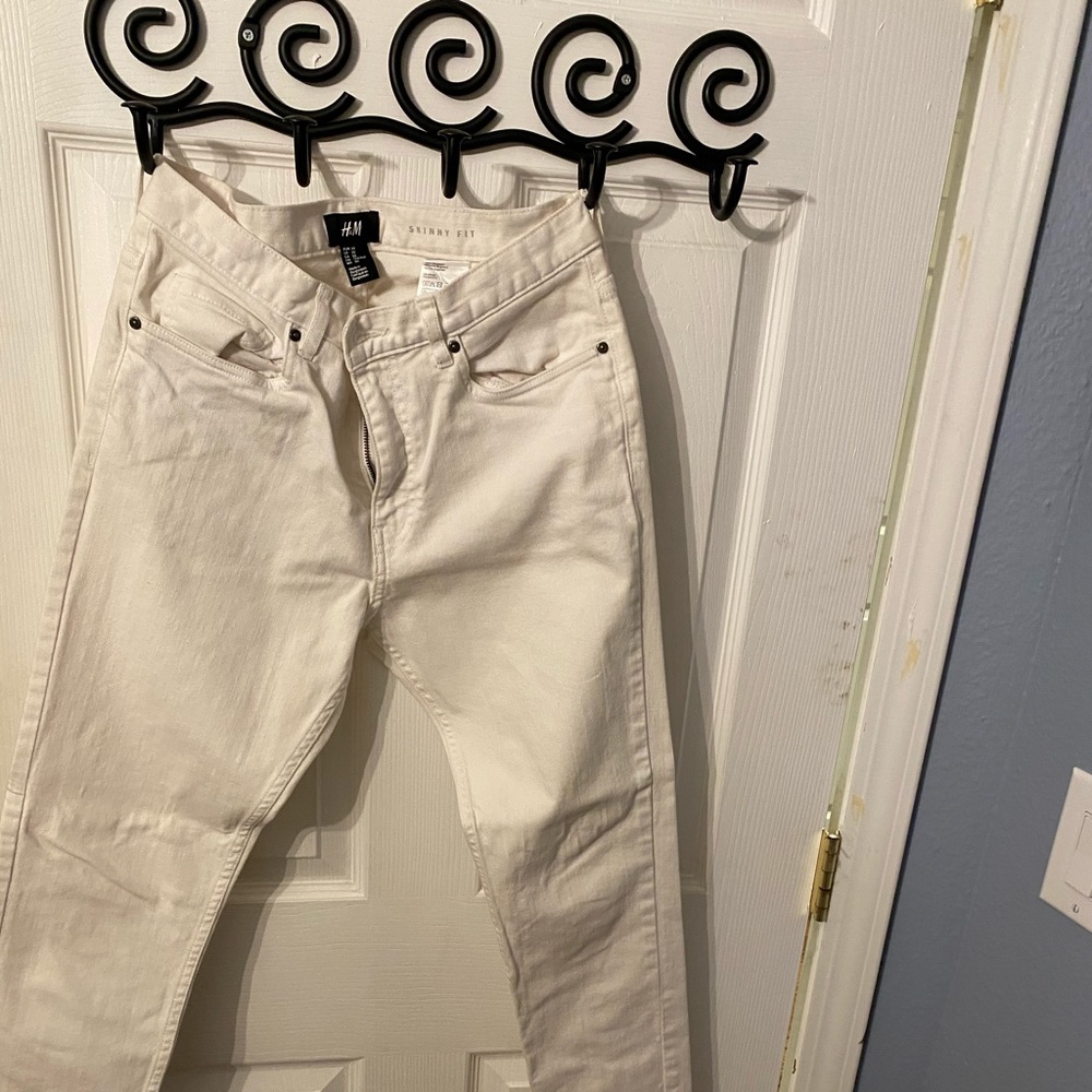 Men’s white jeans